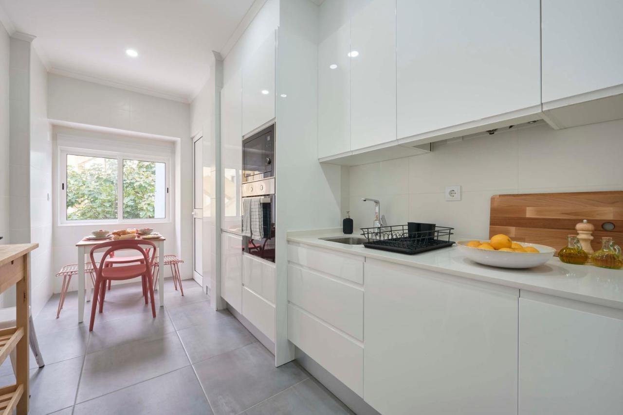 Spacious & Light-Filled 4Br Apartment By Timecoler Amadora Exterior photo